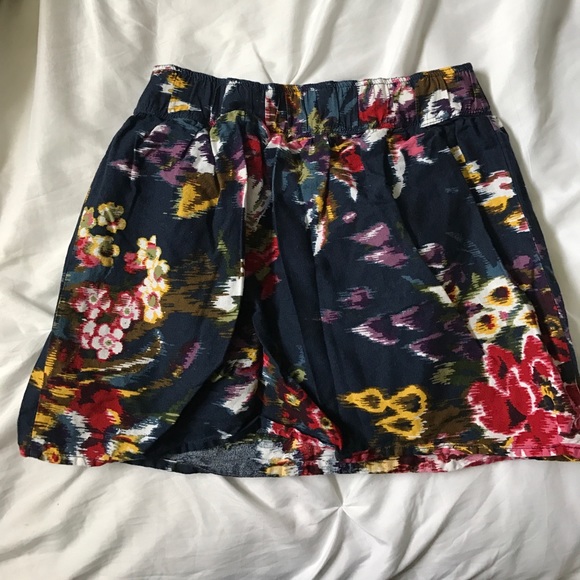 Hollister bright and colorful summer skirt - Picture 2 of 4