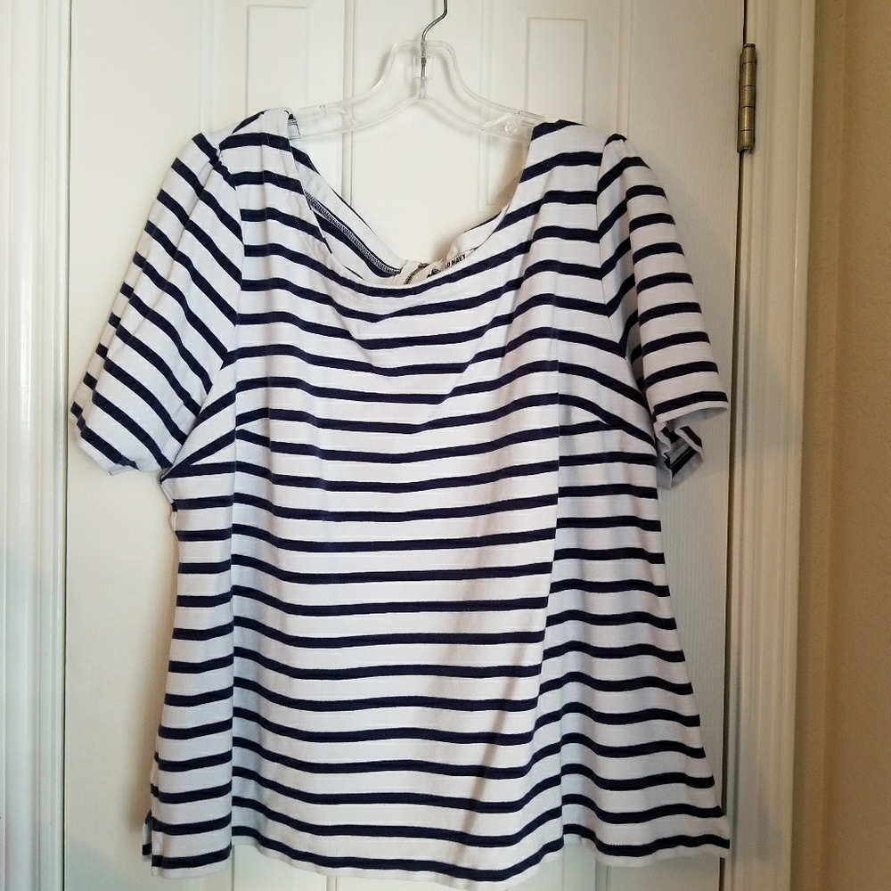 Blue and white boatneck top with zippered neck
