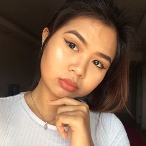 Meet your Posher, Lorraine