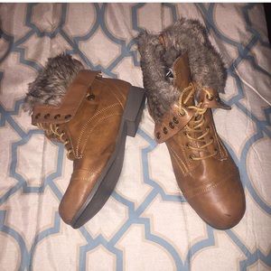 Furry lace boots