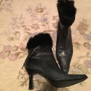 Black bootie fur accent
