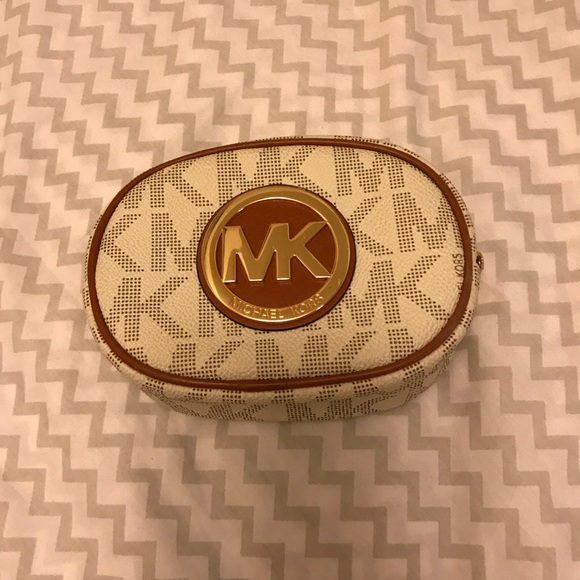 Michael Kors Handbags - Michael Kors mini cosmetic bag