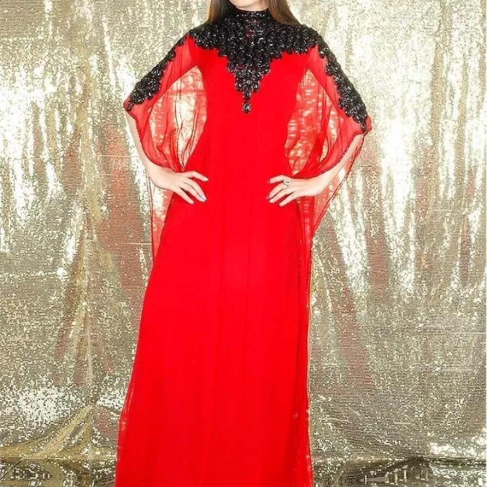 Looking for this kaftan abaya in green color