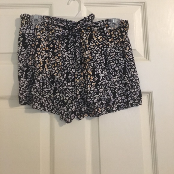 Black Floral Shorts - Picture 1 of 4