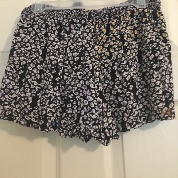 Black Floral Shorts - Picture 4 of 4
