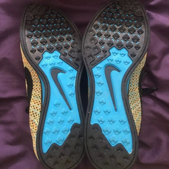 Nike Flyknit Racer - Picture 2 of 4