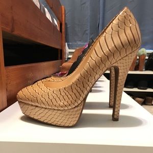 Jessica Simpson Bette Heels