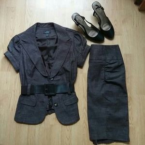 Short-Sleeved Dark Brown Work Suit w/Skirt L 11