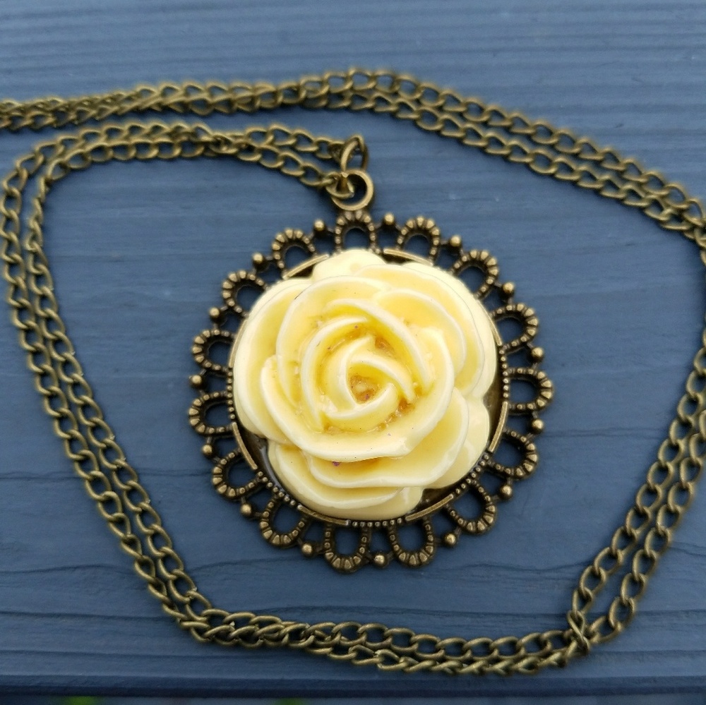 New yellow flower necklace, boho necklace - Picture 4 of 5
