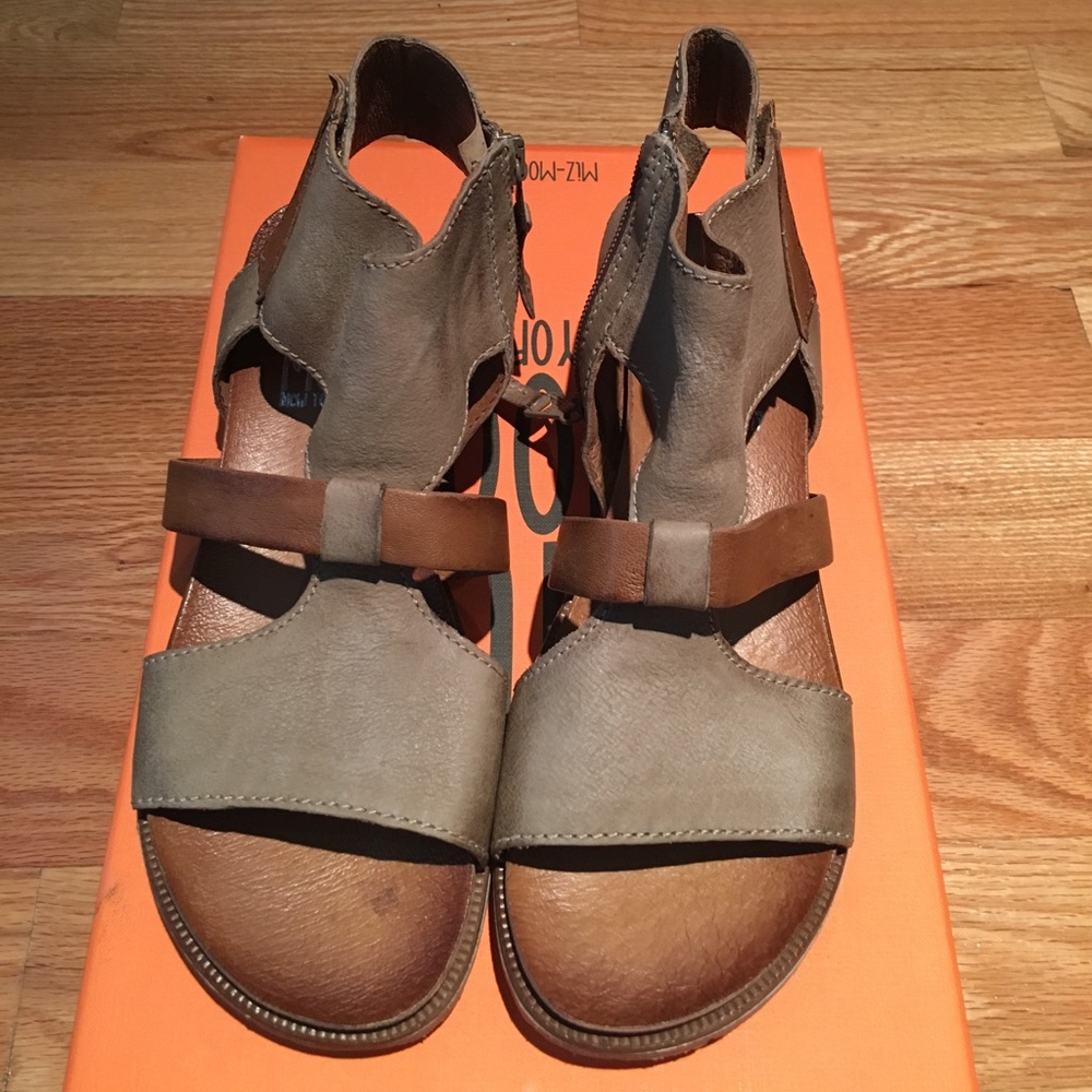 Miz Mooz Sandals stone color New with Box size 8