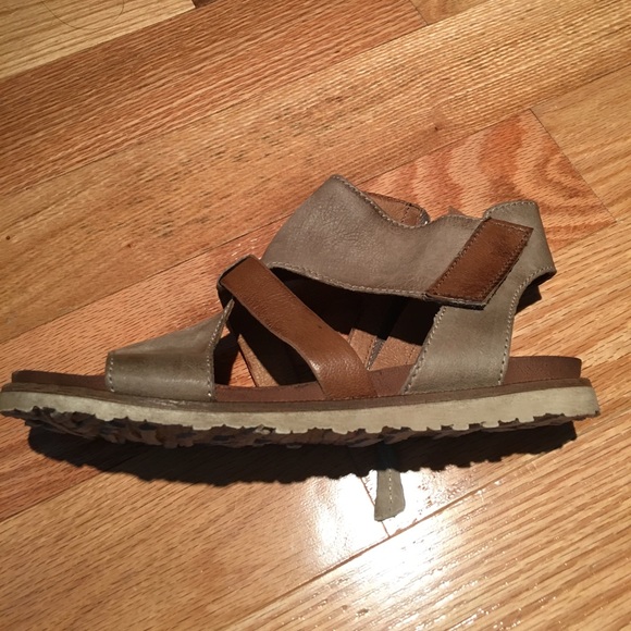 Miz Mooz Sandals stone color New with Box size 8 - Picture 2 of 5