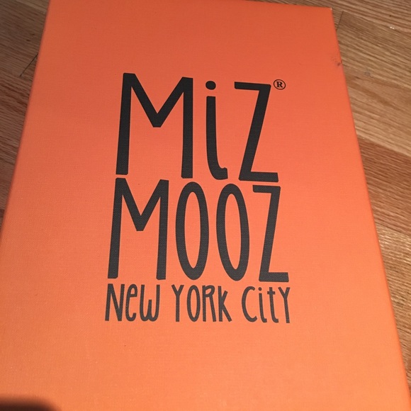 Miz Mooz Sandals stone color New with Box size 8 - Picture 4 of 5