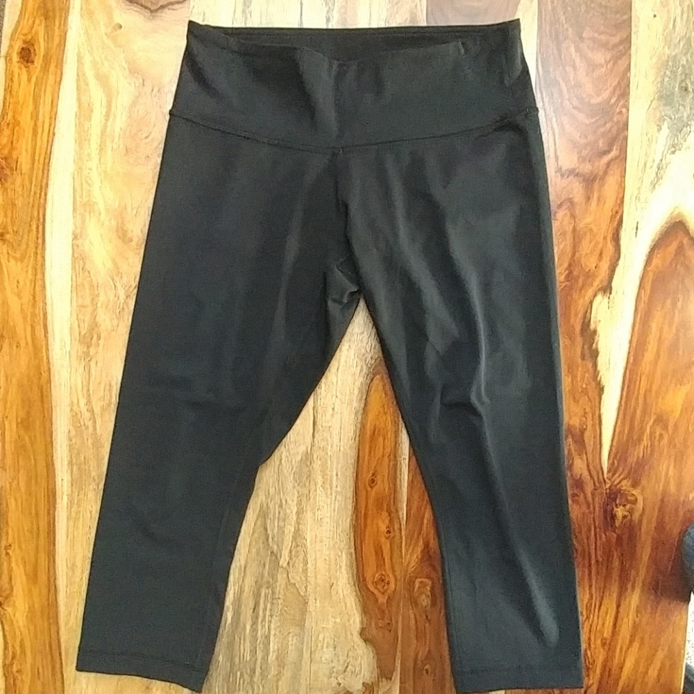 Luxtreme Lululemon Wunder Under Crop (sz6)