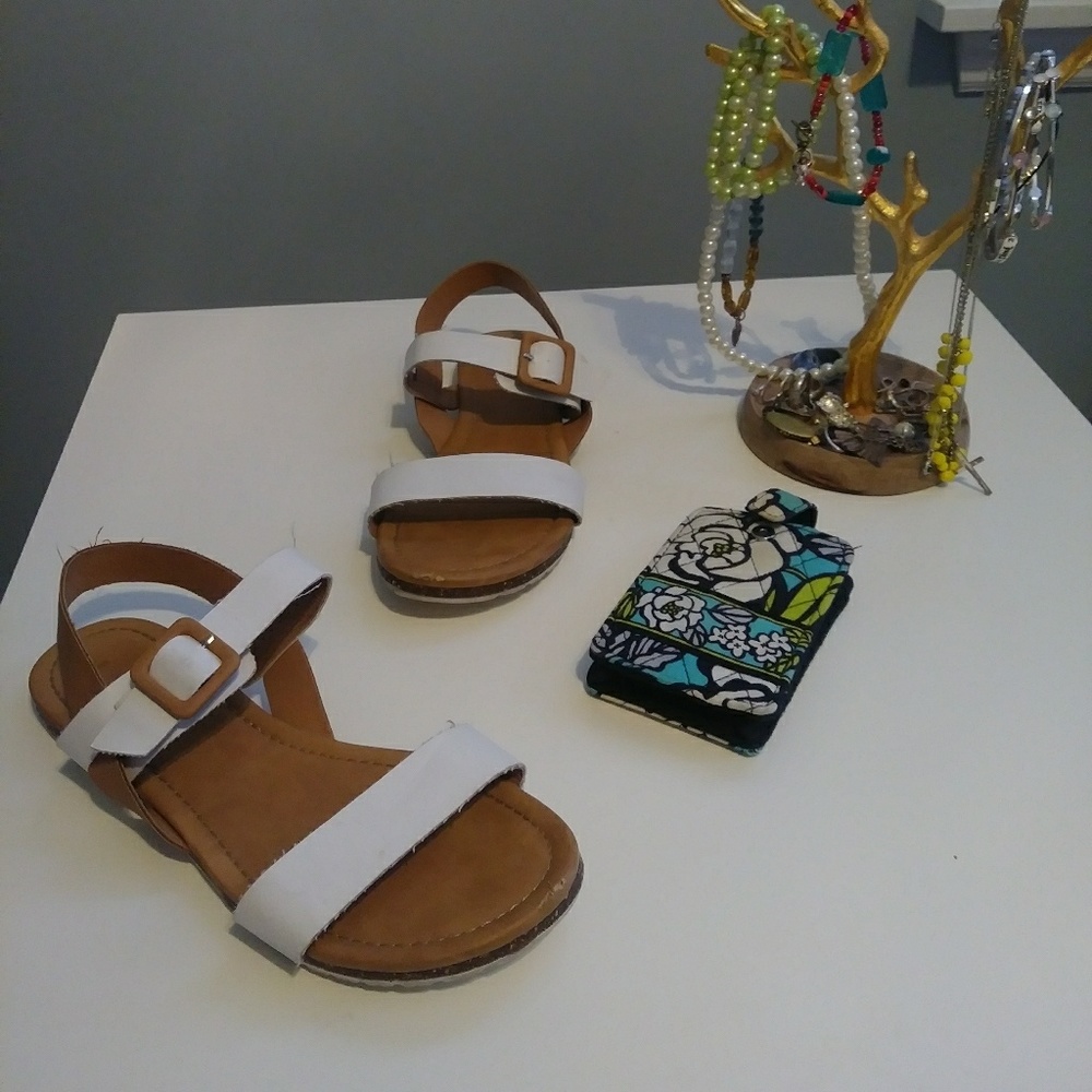 💙White Thick Strap Sandals