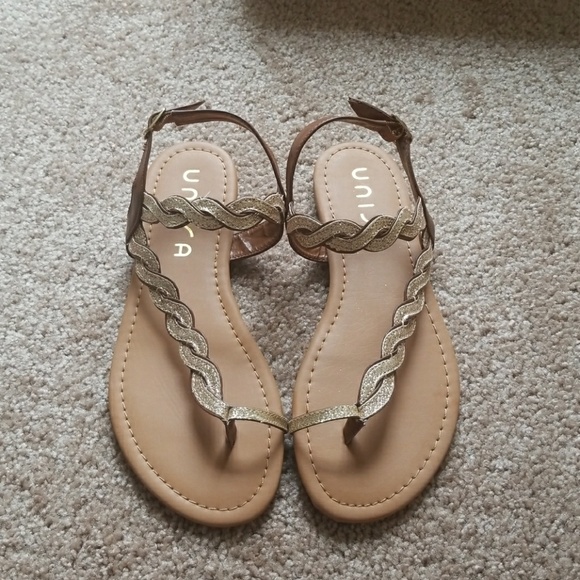 NEW! Unisa Sandals - Picture 2 of 7