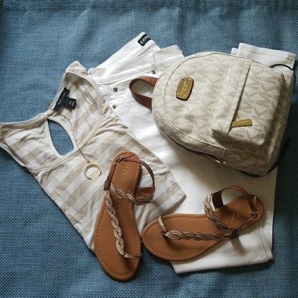 NEW! Unisa Sandals - Picture 7 of 7