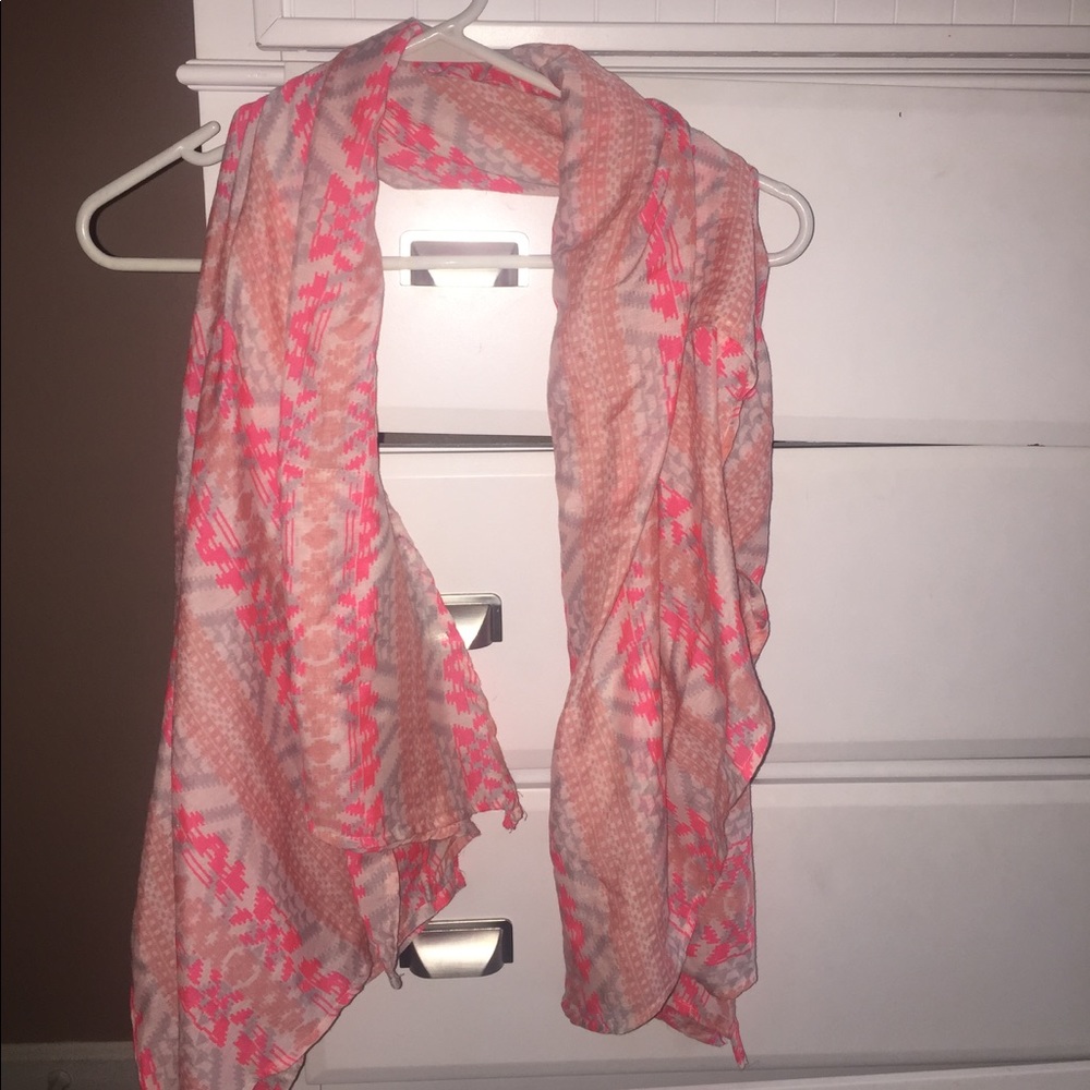BEAUTIFUL SCARF!