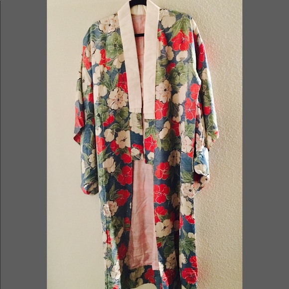 Tops - Vintage Japanese Silk Ladies Nagajuban / Kimono OS