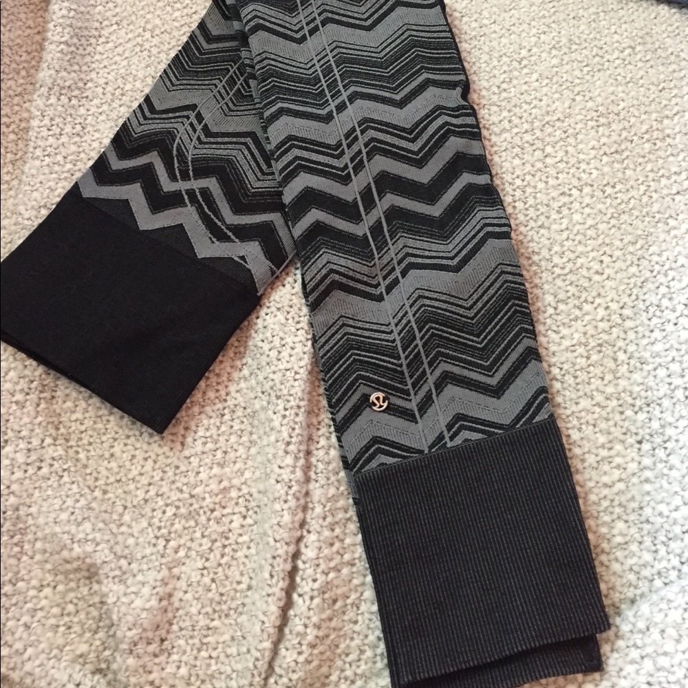 Lululemon leggings-size 4, black and grey.