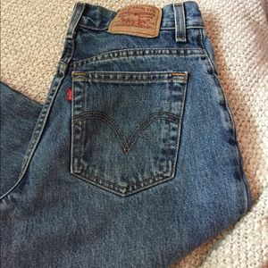 Vintage Levi medium wash denim jeans. Size 6!