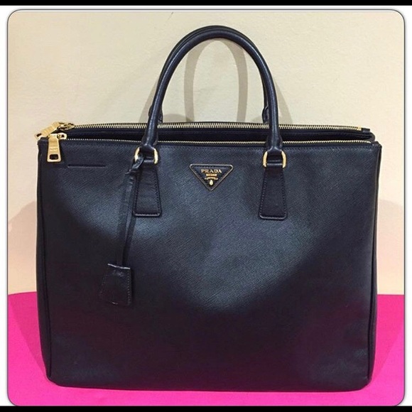 Prada - Picture 1 of 1