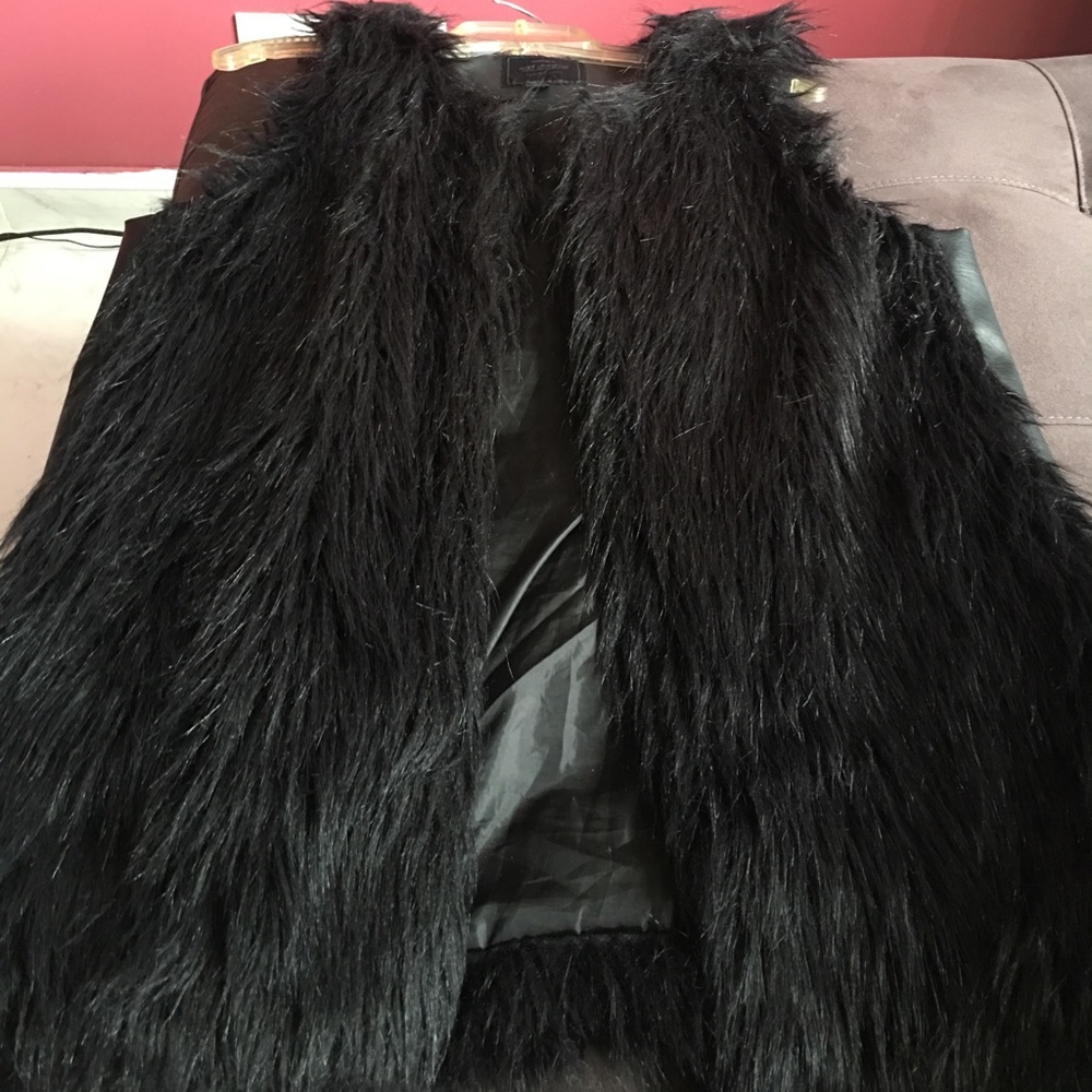 FUR VEST SIZE XL