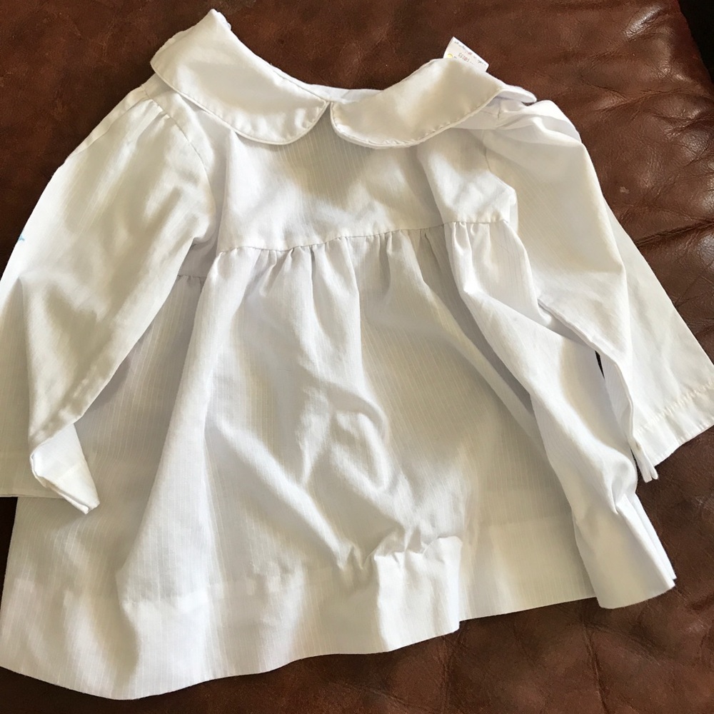 Peter Pan collar shirt 💢Donating This Weekend