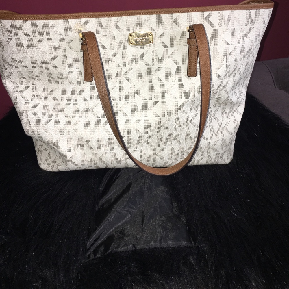 LARGE BEIGE AND BROWN MK TOTE BAG