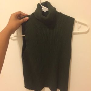 OLIVE GREEN TURTLE NECK CROP TOP