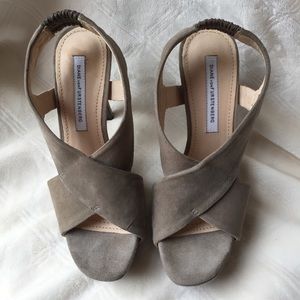 SOLD TO LOCAL BUYER - DVF Zia Sandals Size 6