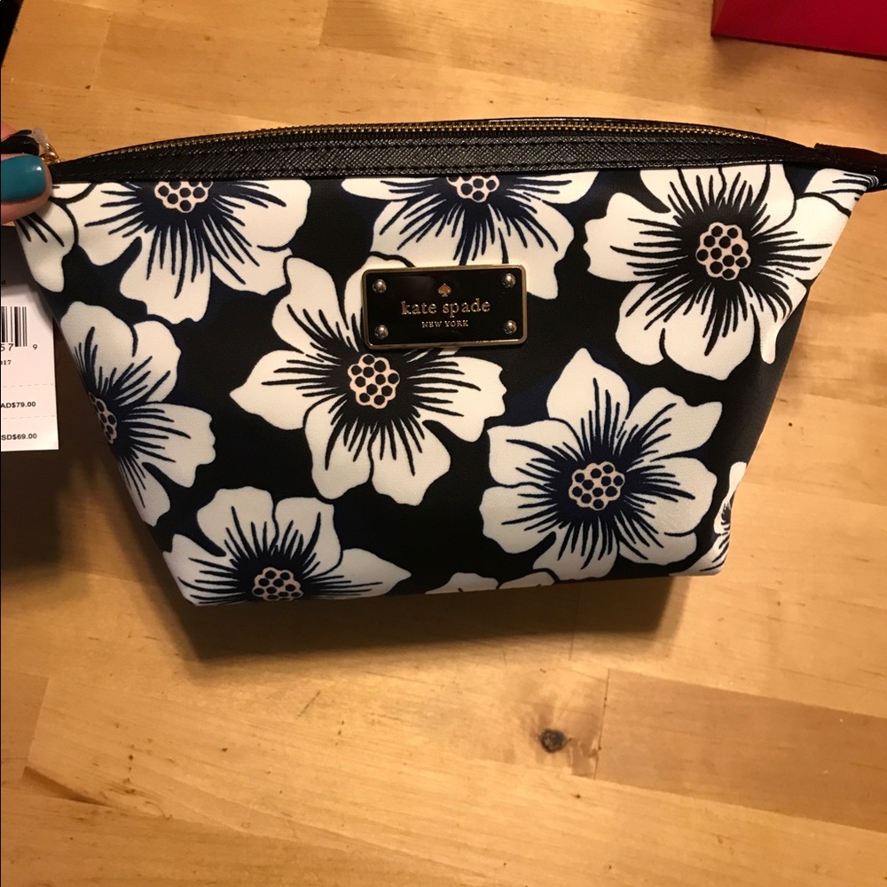 Kate Spade ♠️ make up bag NWT