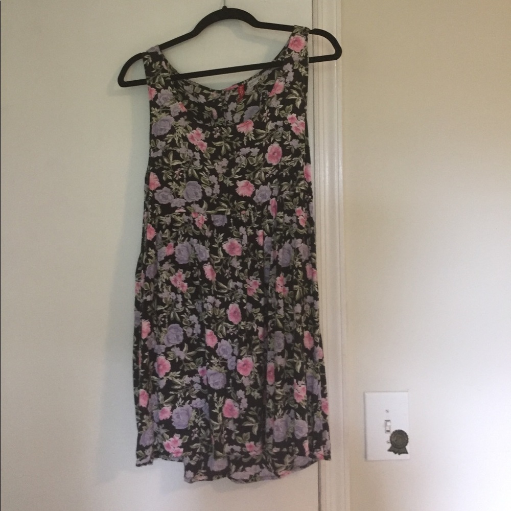 Button up back floral dress only worn once