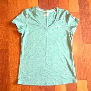 Under Armour teal shirt!!! Barely worn!!! 😍