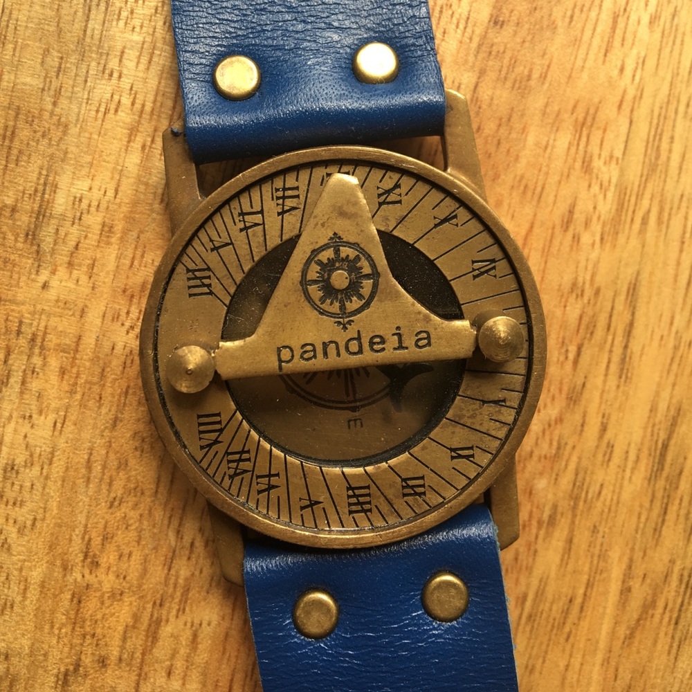 Pandeia (compass sundial watch) - Picture 9 of 12