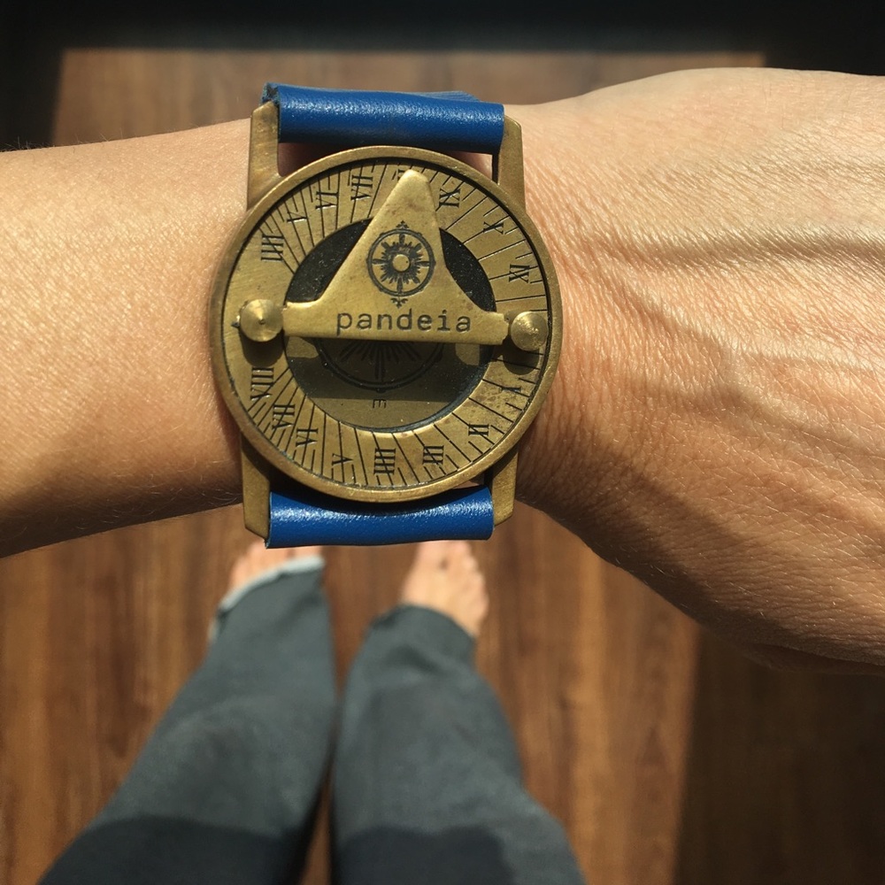 Pandeia (compass sundial watch) - Picture 3 of 12