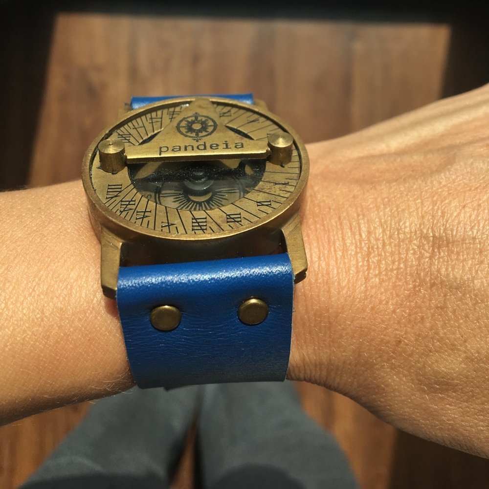 Pandeia (compass sundial watch) - Picture 7 of 12