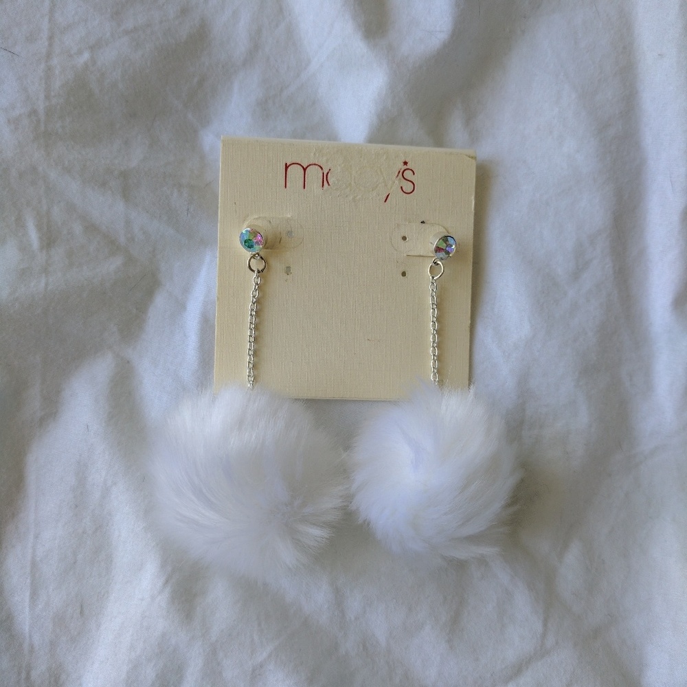 Pom pom earrings