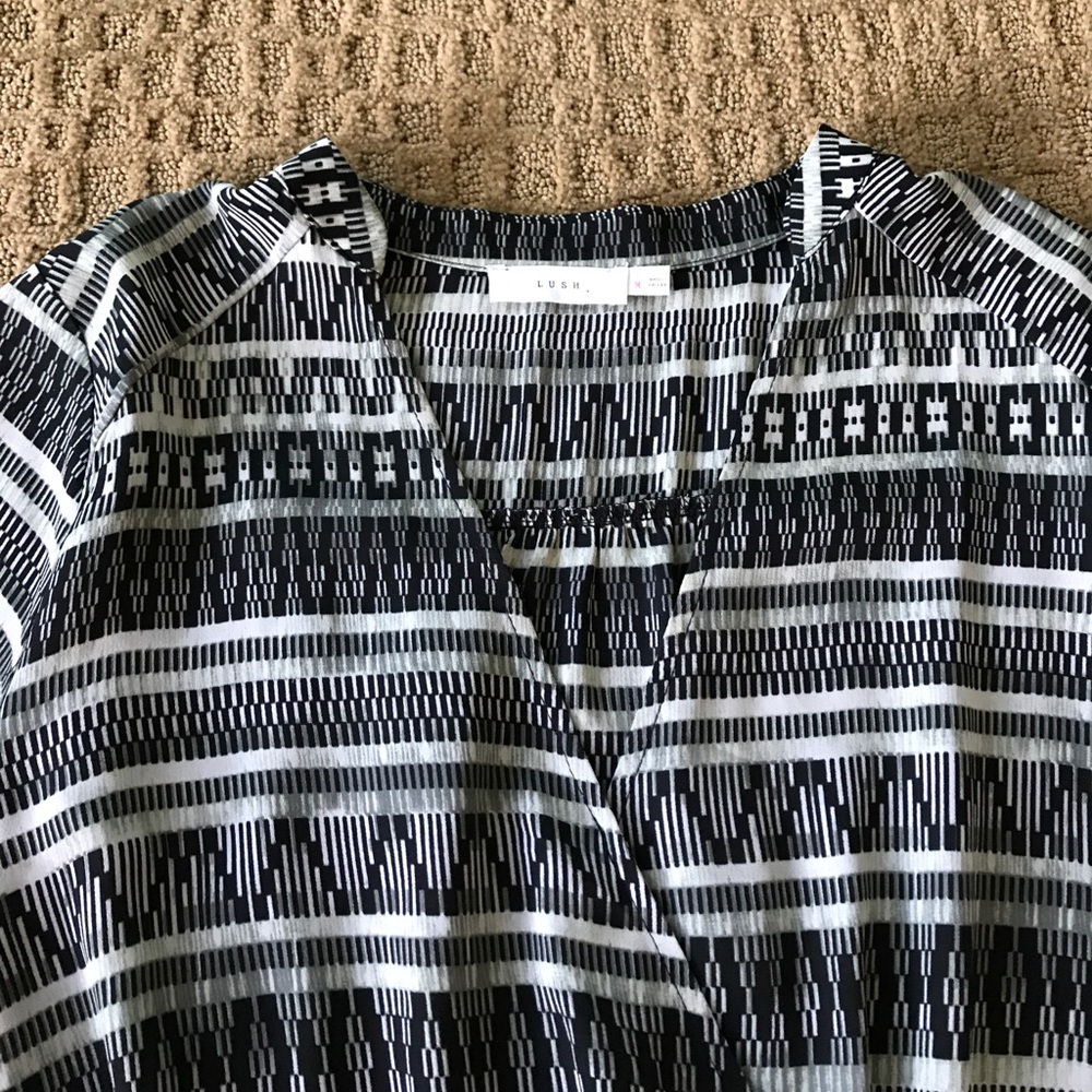 Lush Dress - Picture 2 of 4