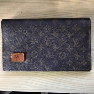 Non authentic Louis Vuitton clutch