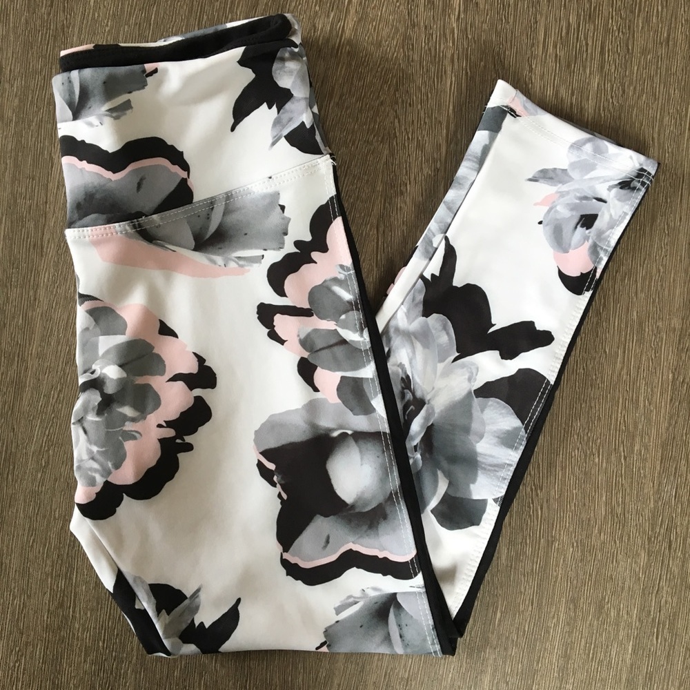 Strut-This graham floral pink/gray crop size O/S - Picture 2 of 6