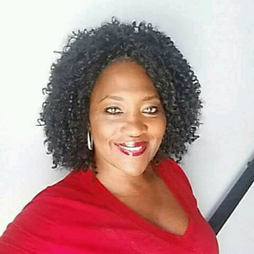 Meet your Posher, Felita