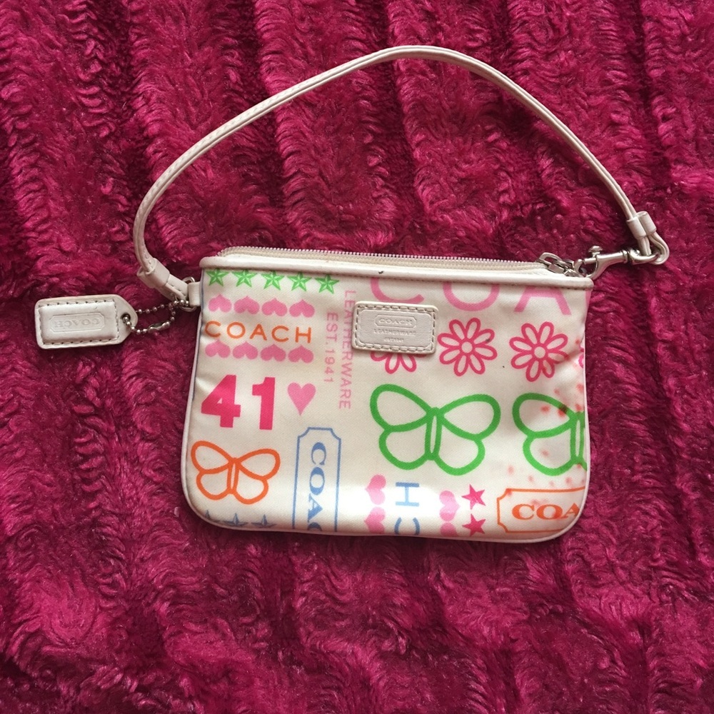 Coach wristlet! Looks brand new! Great condition