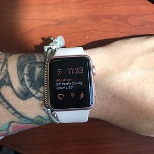 32mm Series 1 Apple Watch in Rose Gold