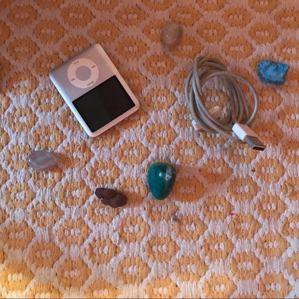 Fully Functional iPod with charger