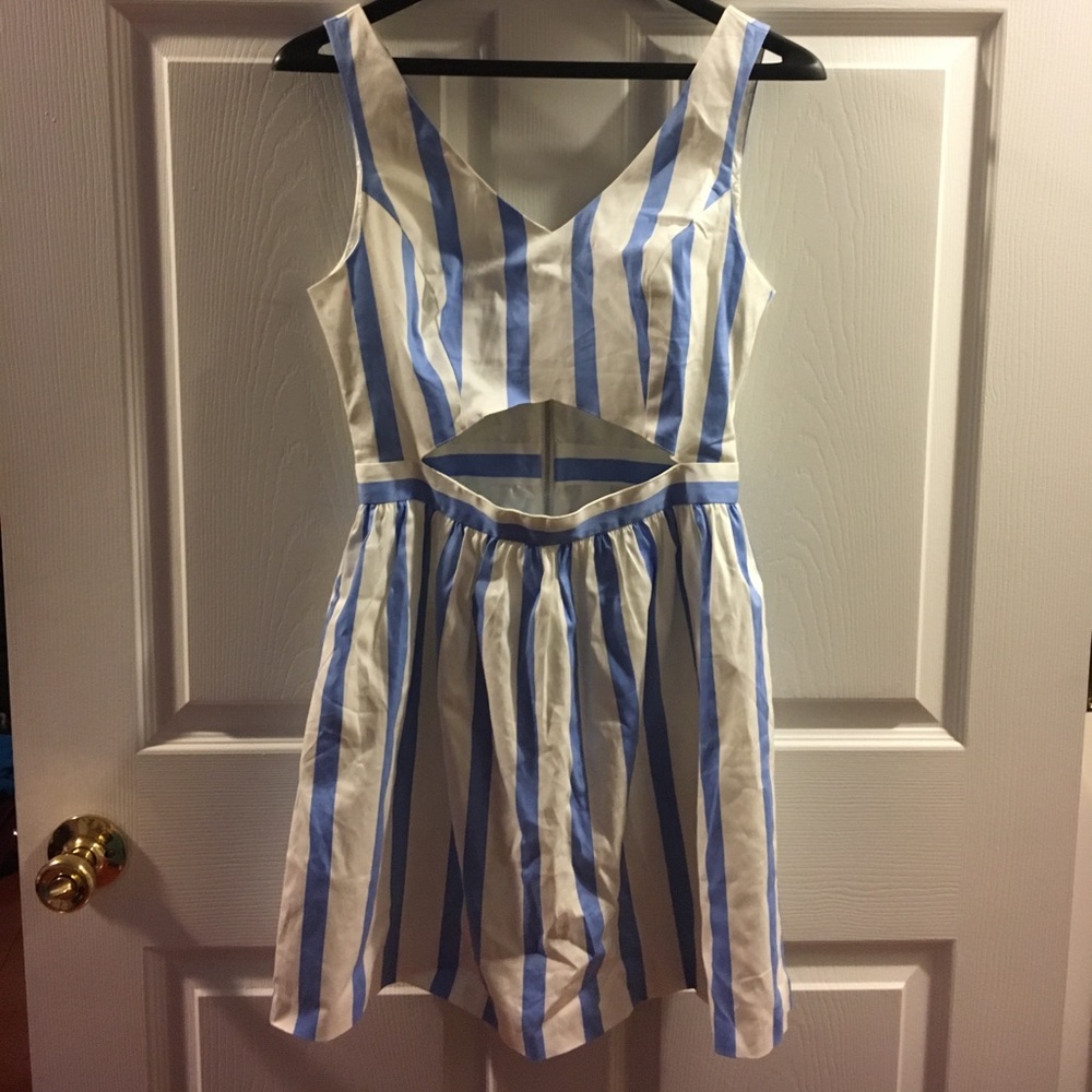 Forever 21 blue and white dress - Picture 2 of 4