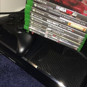 Xbox 1 with one controller and all them games