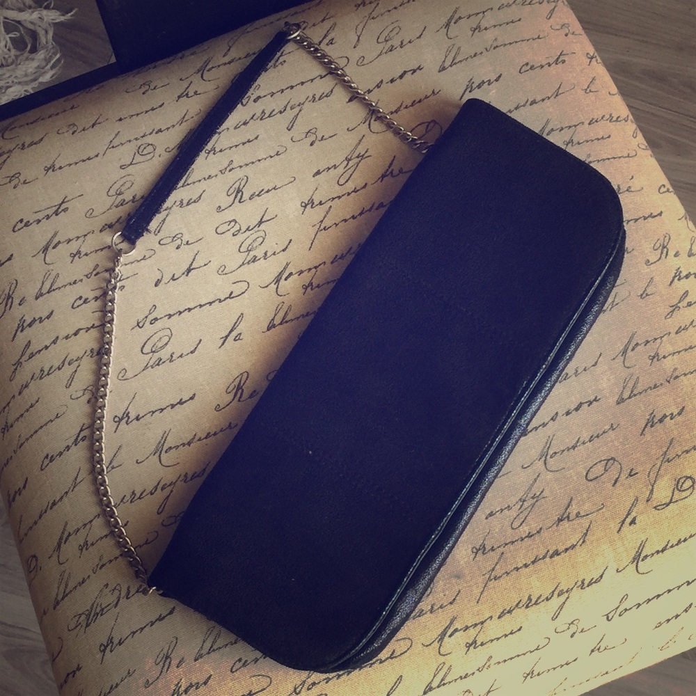 Style Co black shiny wristlet