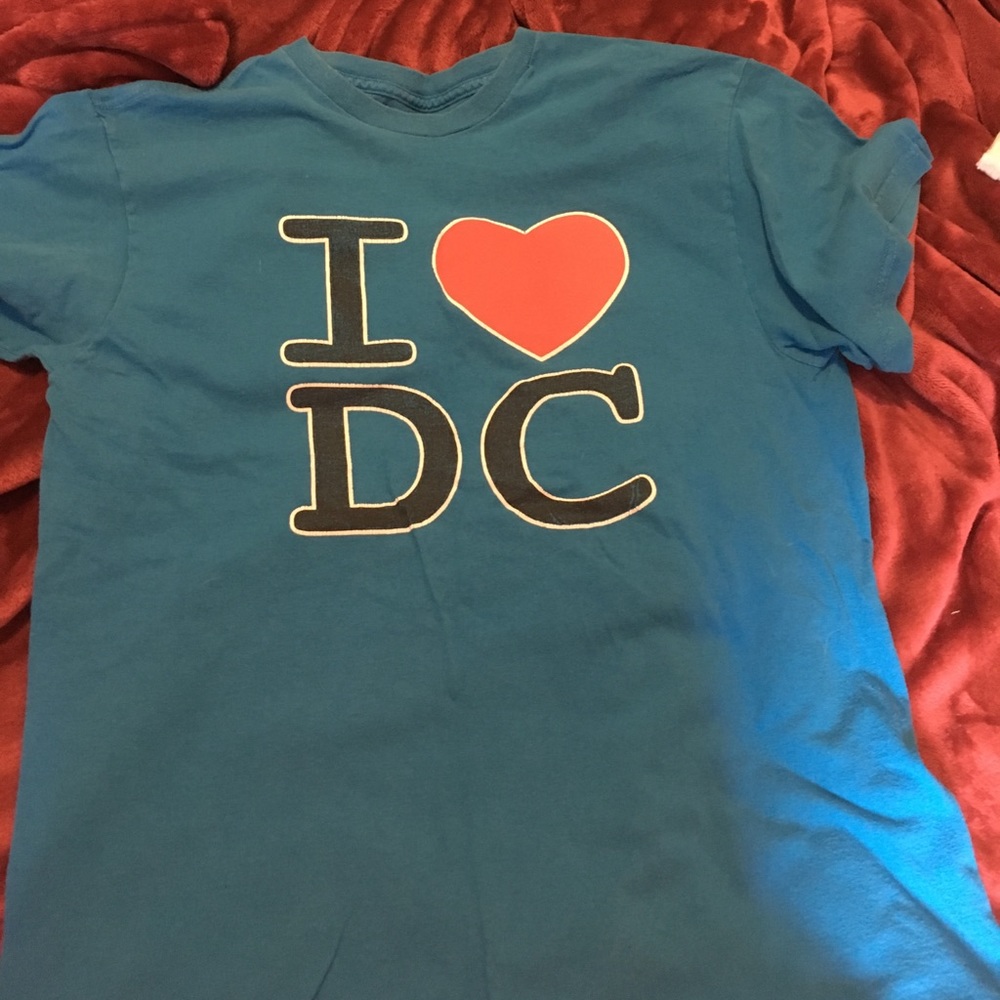ICONIC DC SHIRT