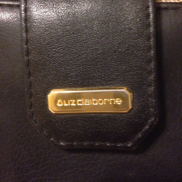 Liz Claiborne Small Handbag - Picture 5 of 5