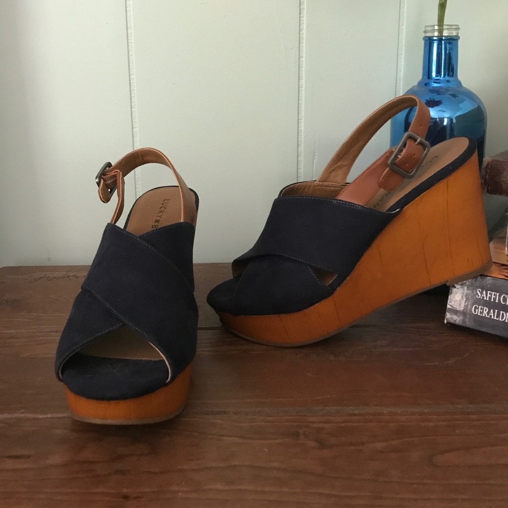 Lucky Brand wood wedge sandal NWOT